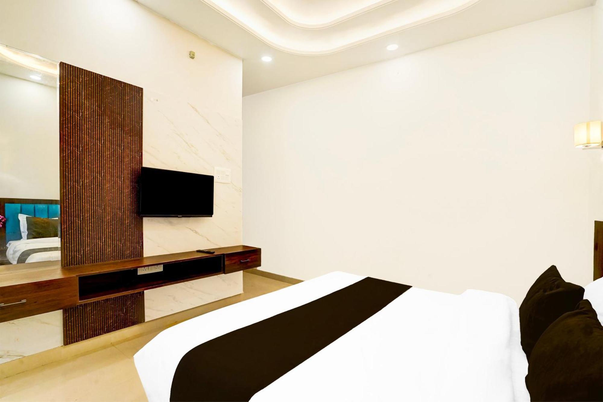 Hotel Collection O Golden Sapphire Divisione di Divisione di Jaipur Esterno foto
